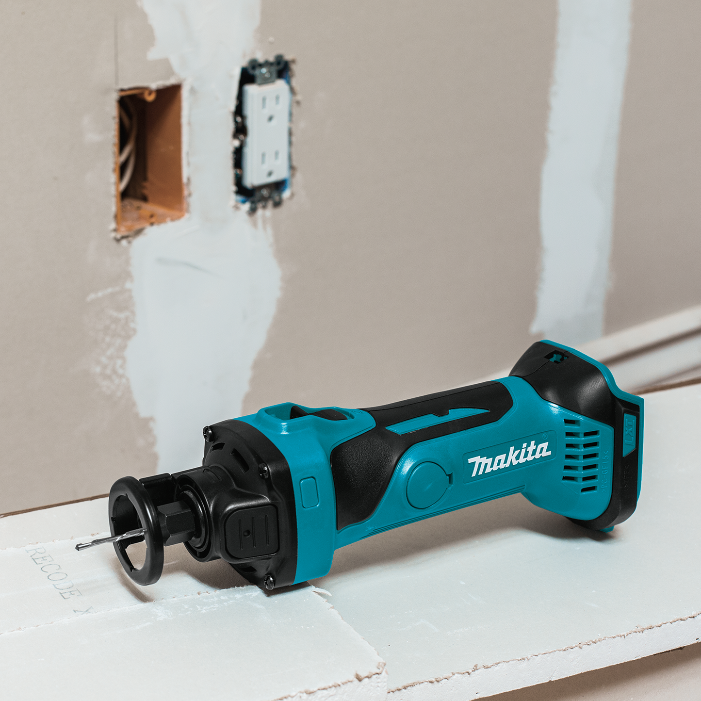 Makita XOC01Z 18V LXT® Lithium‑Ion Cordless Cut‑Out Tool, Tool Only