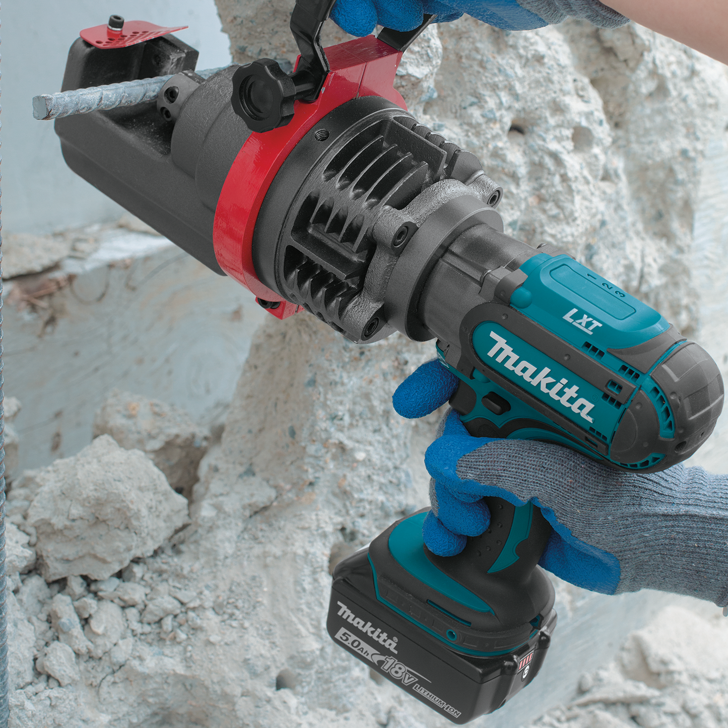 Makita XCS01T1 18V LXT® Lithium‑Ion Cordless Rebar Cutter Kit (5.0Ah)