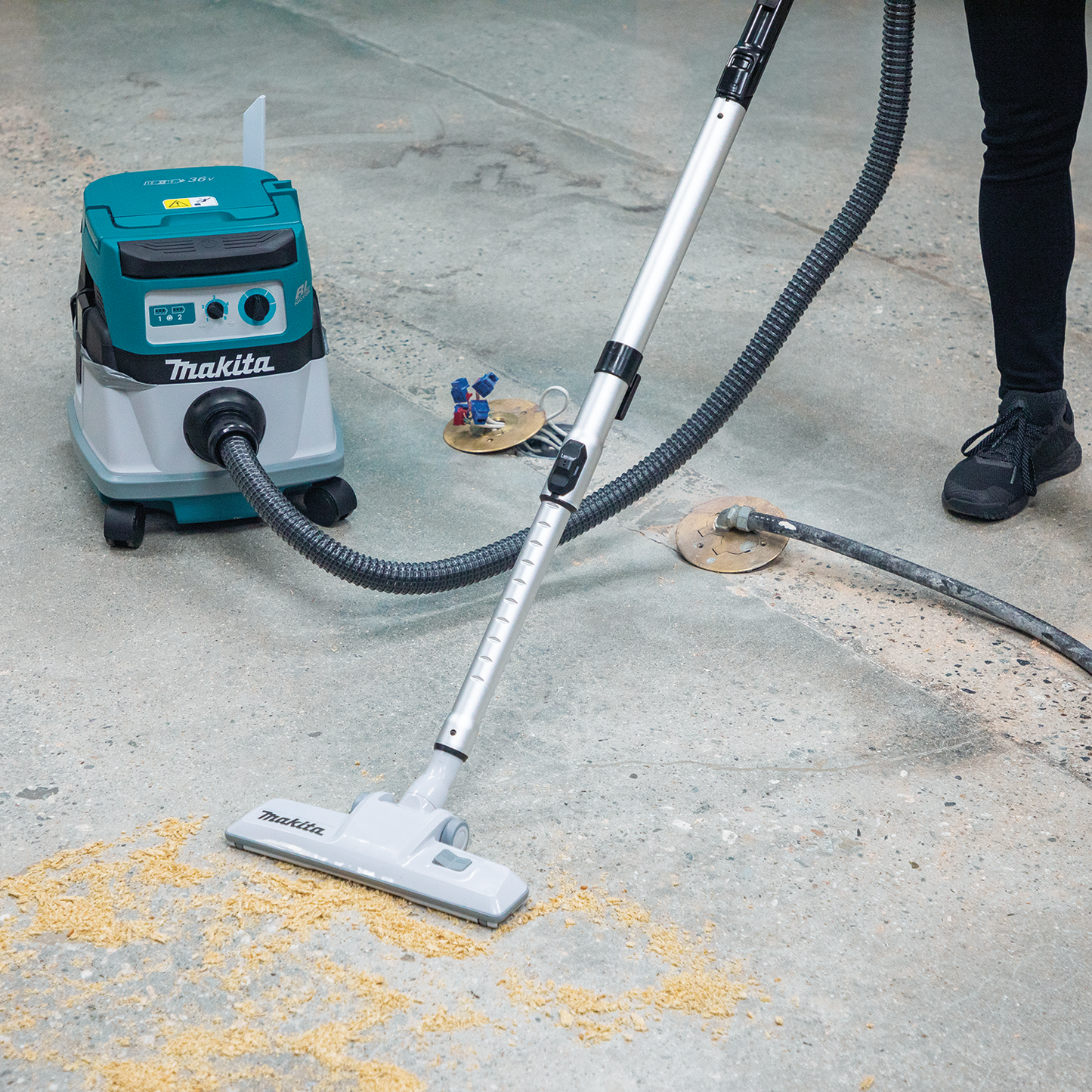 Makita XCV20Z 36V (18V X2) LXT® Brushless 2.1 Gallon Wet/Dry Dust Extractor/Vacuum, Tool Only