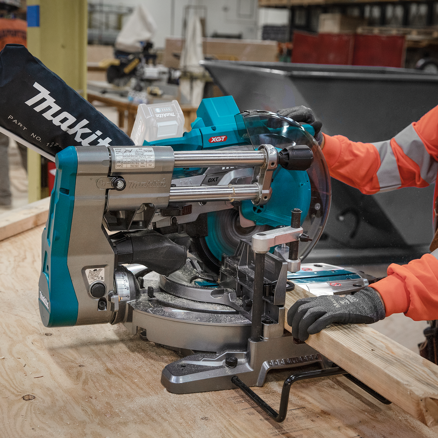 Makita GSL03Z 40V max XGT® Brushless Cordless 10" Dual‑Bevel Sliding Compound Miter Saw, AWS® Capable, Tool Only