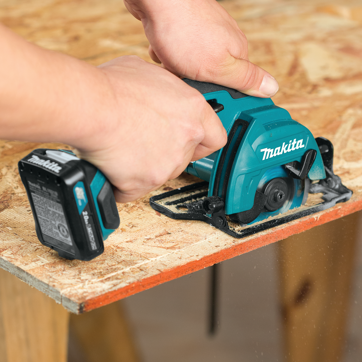 Makita SH02R1 12V max CXT® Lithium‑Ion Cordless 3‑3/8" Circular Saw Kit (2.0Ah)