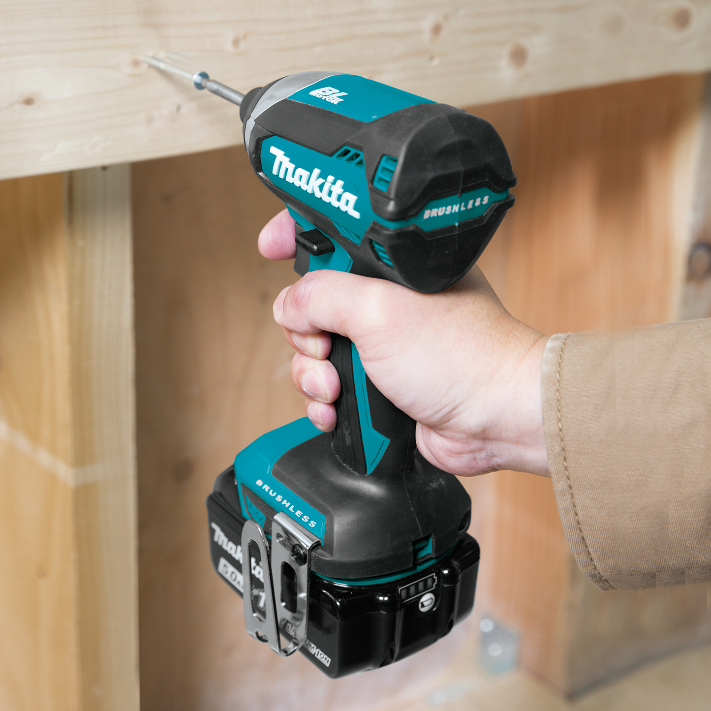 Makita XDT13T 18V LXT® Lithium‑Ion Brushless Cordless Impact Driver Kit (5.0Ah)