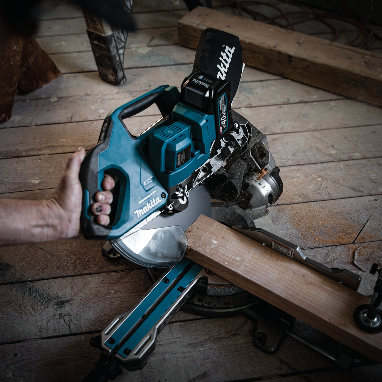 Makita GSL02M1 40V max XGT® Brushless Cordless 8‑1/2" Dual‑Bevel Sliding Compound Miter Saw Kit, AWS® Capable (4.0Ah)