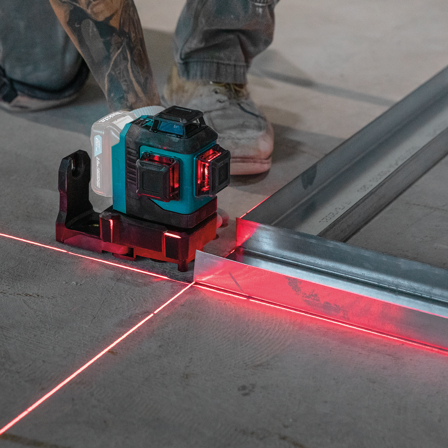 Makita SK700D 12V max CXT® Lithium‑Ion Cordless Self‑Leveling 360° 3‑Plane Red Laser, Tool Only