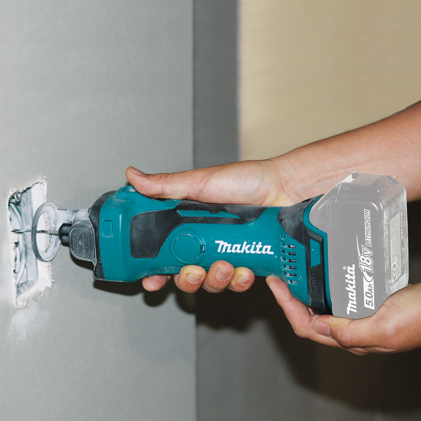 Makita XT255TX2 18V LXT® Lithium‑Ion Cordless 2‑Pc. Combo Kit with Collated Autofeed Screwdriver Magazine (5.0Ah)