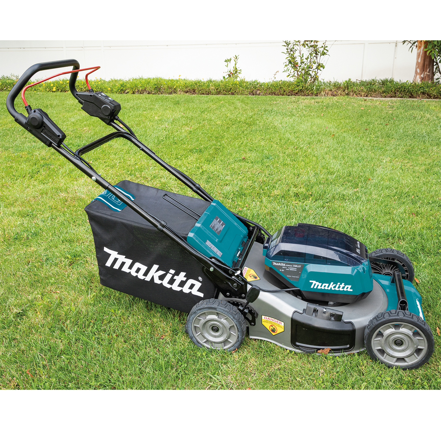 Makita XML07PT1 36V (18V X2) LXT® Brushless 21" Commercial Lawn Mower Kit with 4 Batteries (5.0Ah)