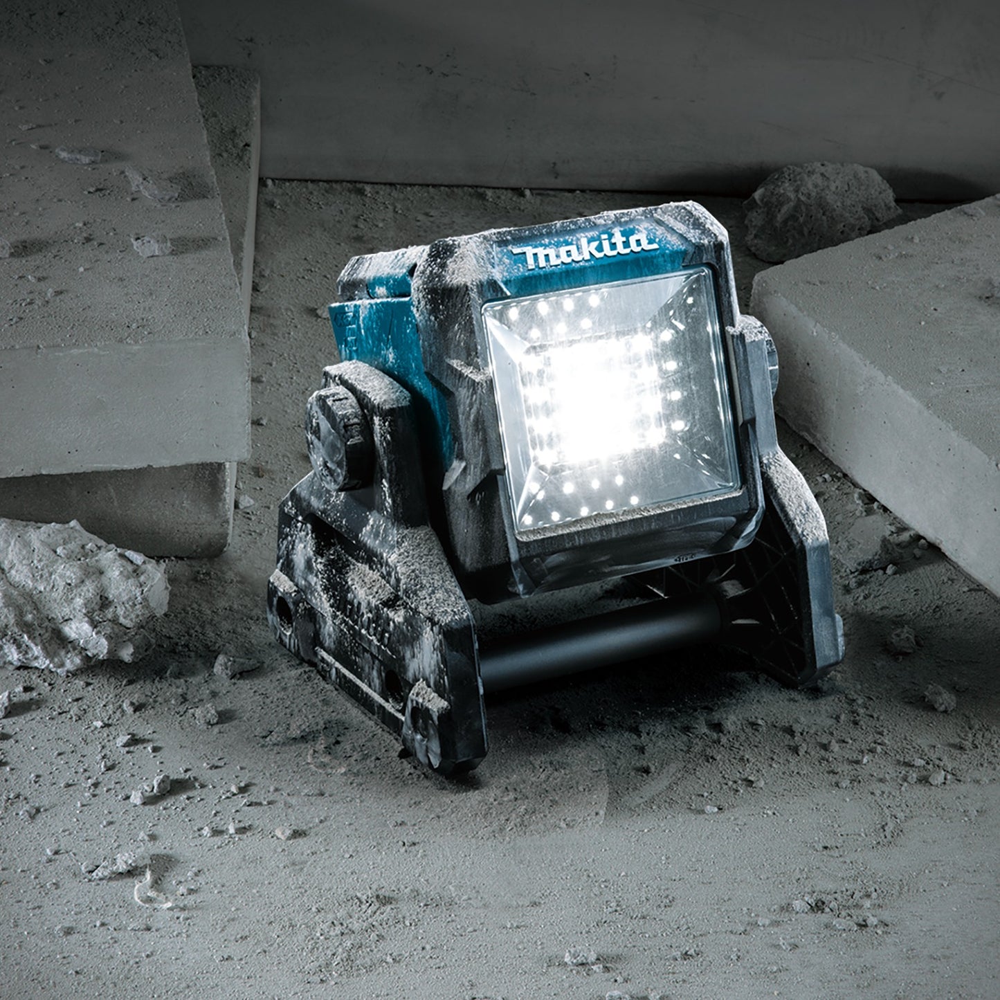 Makita ML003G 40V max XGT® / 18V LXT® Cordless L.E.D. Work Light, Light Only