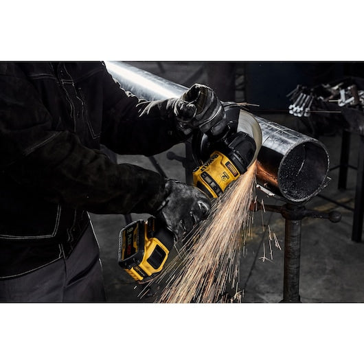 Dewalt DCG440B 60V Max* 7 In. Brushless Cordless Grinder With Kickback Brake (Tool Only)