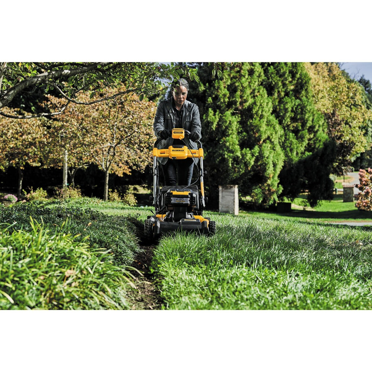 Dewalt DCMWP233U2 2X20V Max* 21-1/2 In. Brushless Cordless Push Mower