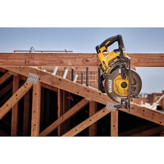 Dewalt DCS577X1 Flexvolt® Cordless Worm Drive Style Saw Kits