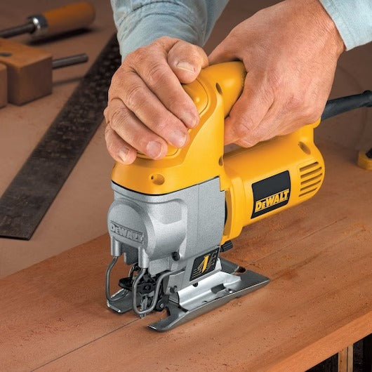 Dewalt DW317K Variable Speed Compact Jigsaw Kit