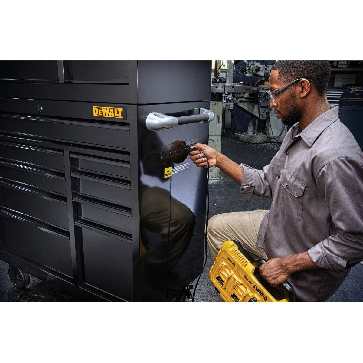 Dewalt DWST24191 900 Series Rolling Tool Cabinet