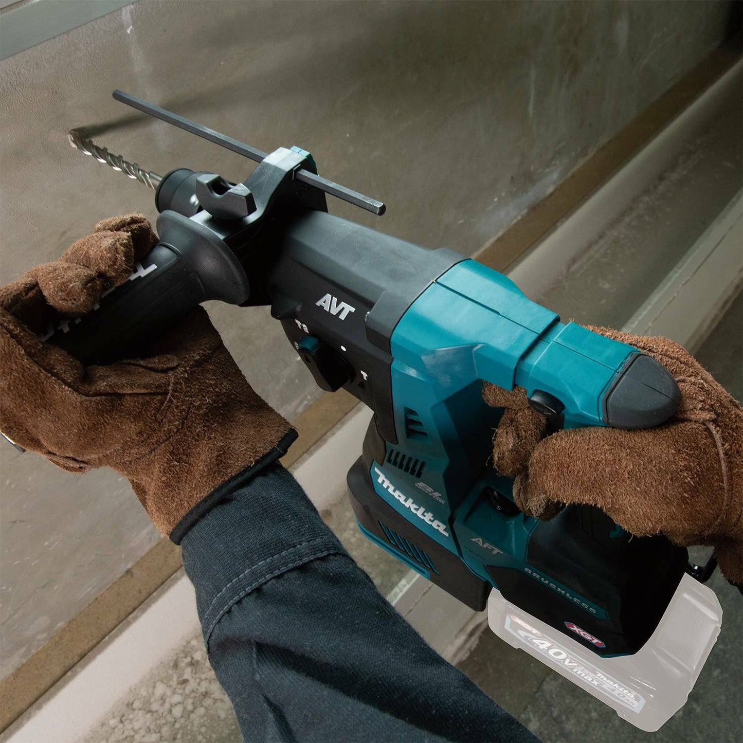 Makita GRH02Z 40V max XGT® Brushless Cordless 1‑1/8" SDS‑PLUS AVT® Rotary Hammer, with Interchangeable Chuck, AWS® Capable, Tool Only