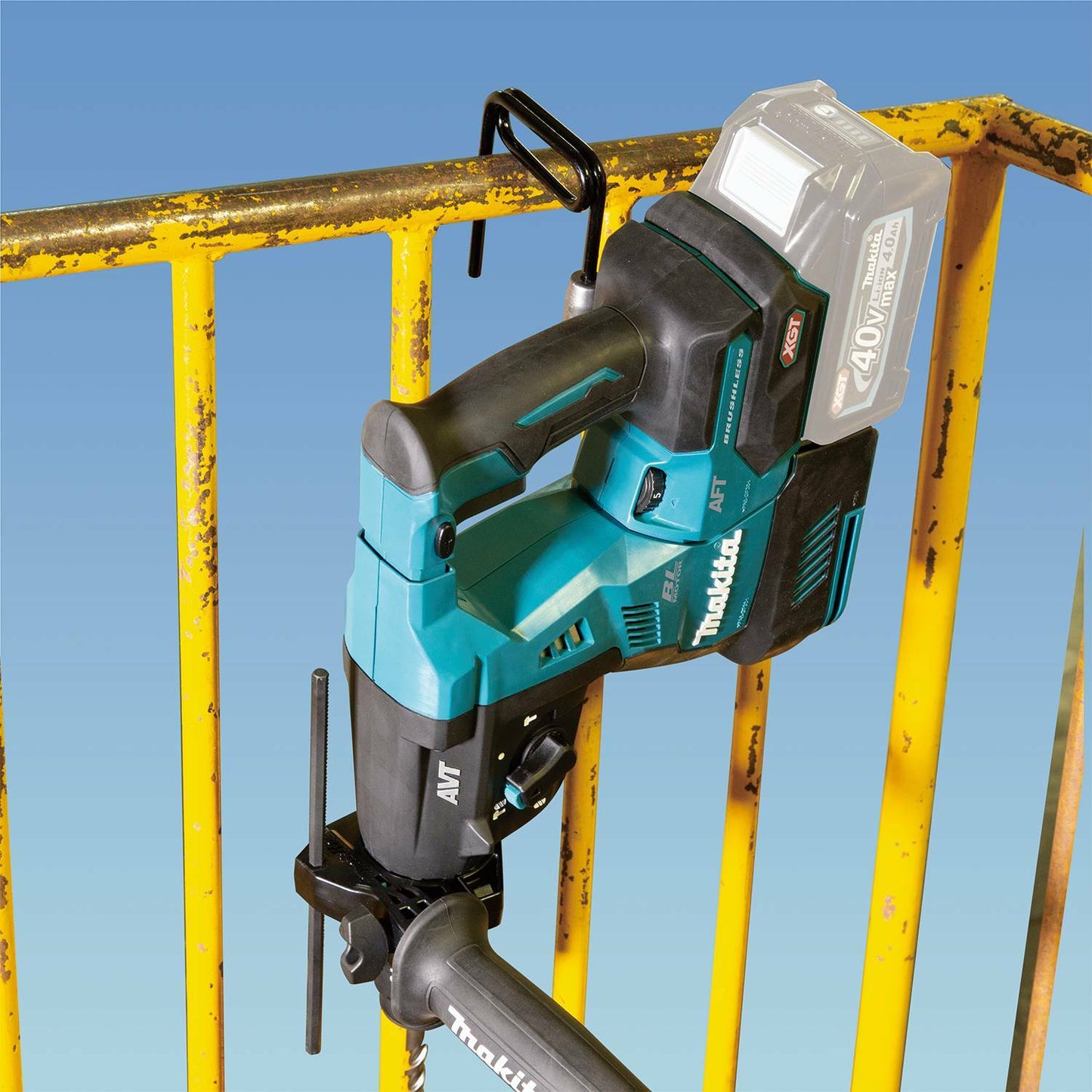 Makita GRH02Z 40V max XGT® Brushless Cordless 1‑1/8" SDS‑PLUS AVT® Rotary Hammer, with Interchangeable Chuck, AWS® Capable, Tool Only