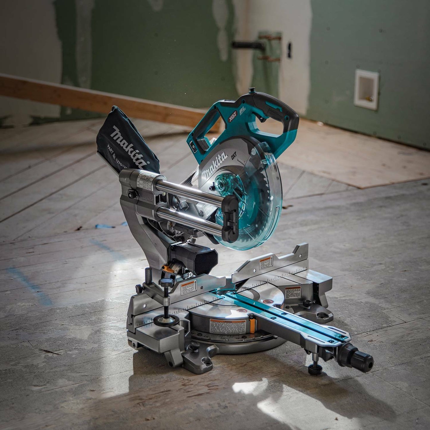 Makita GSL02Z 40V max XGT® Brushless Cordless 8‑1/2" Dual‑Bevel Sliding Compound Miter Saw, AWS® Capable, Tool Only