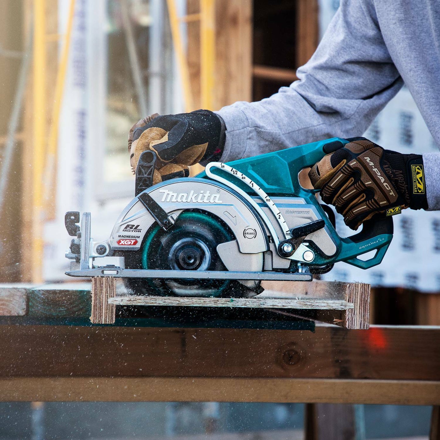 Makita GSR01Z 40V max XGT® Brushless Cordless Rear Handle 7‑1/4” Circular Saw, Tool Only