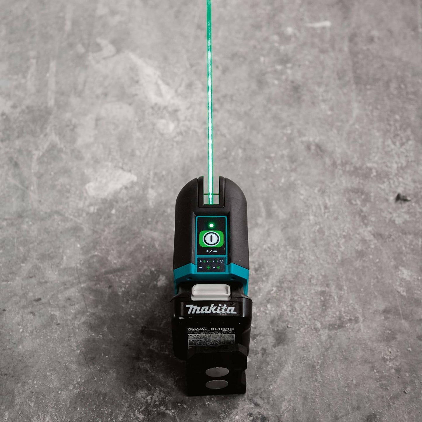 Makita SK105GDNAX 12V max CXT® Lithium‑Ion Cordless Self‑Leveling Cross‑Line Green Beam Laser Kit (2.0Ah)