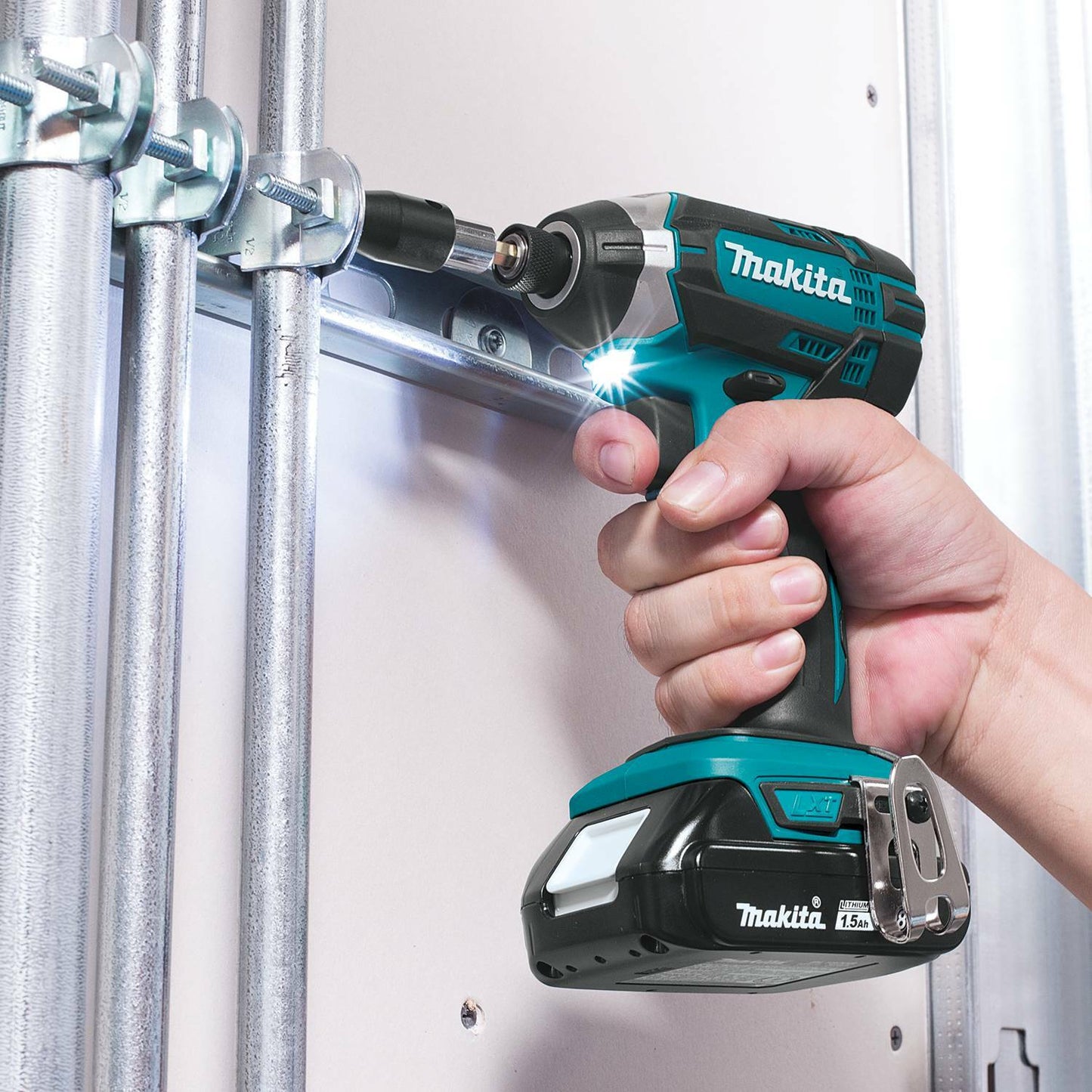 Makita XDT11SY 18V LXT® Lithium‑Ion Compact Cordless Impact Driver Kit (1.5Ah)