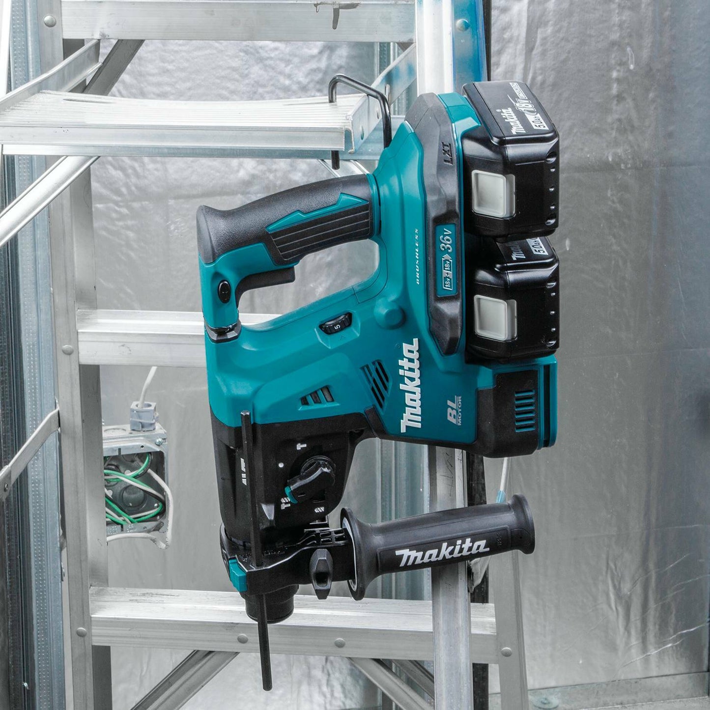 Makita XRH08PT 36V (18V X2) Lxt® Brushless 11/8" Avt® Rotary Hammer Kit, Accepts Sdsplus Bits