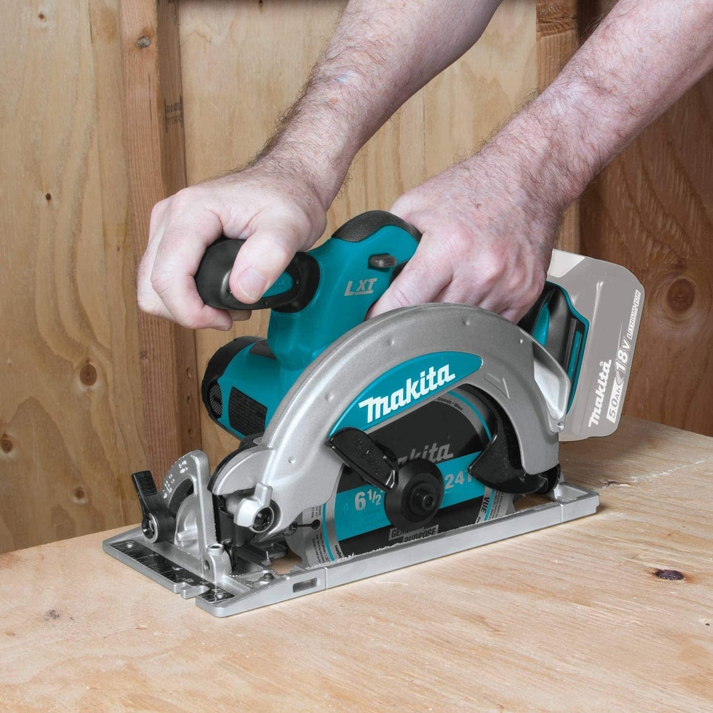 Makita XSS01Z 18V Lxt® Lithiumion Cordless 61/2" Circular Saw, Tool Only